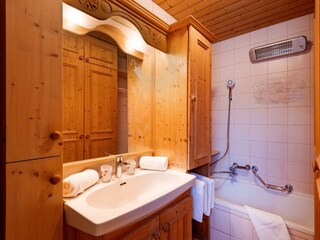Haus_Lang_Niederhofen_9c_St_Johann_Badezimmer