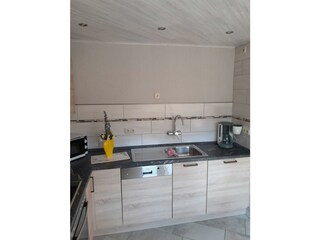 Küchenarbeitsfläche mit Spüle