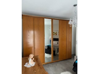 Geräumiger Schlafzimmerschrank