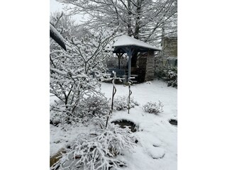 Pergola im Schnee