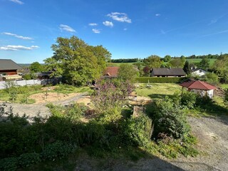 Gartenanlage im Frühjahr