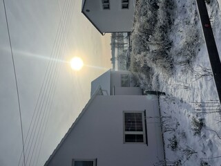 Hausansicht im Winter