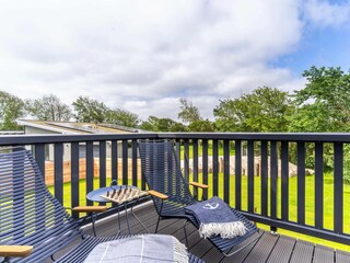 mit Zugang zum möblierten Balkon