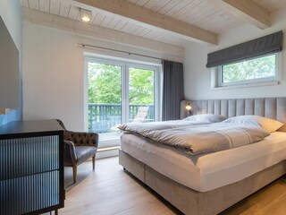 Schlafzimmer 1 (1.OG)