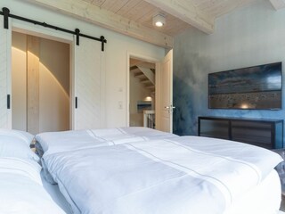 mit begehbarem Kleiderschrank