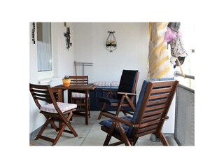 Großer überdachter Balkon