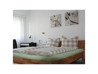 Schlafzimmer 1 mit TV