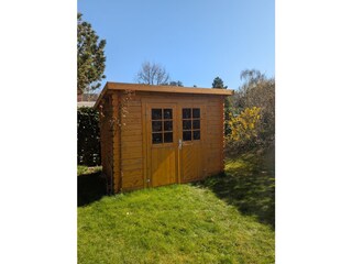 eignen Gartenhütte für Fahrräder, Kinderwagen etc.