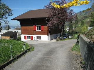 Zufahrt zum Chalet über die Bühlstrasse