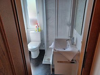 2 Badezimmer / WC