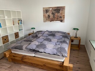 Schlafzimmer 1