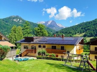 Unser Haus mit Blick auf den Untersberg