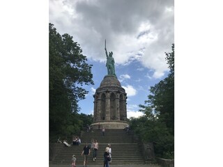 30 Minuten entfernt steht das Hermannsdenkmal