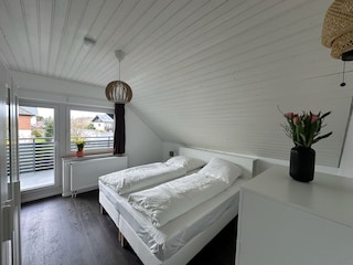 Schlafzimmer 1