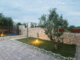 Appartement Lovinac Buitenaudio-opname 8