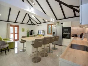 Villa Gabriel - Three Bedroom Villa with Outdoor Pool - Lozovac - image1