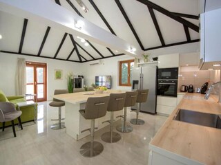 Villa Lozovac Features 10