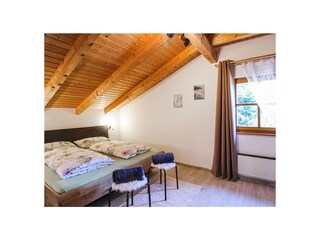 Schlafzimmer mit Fenster