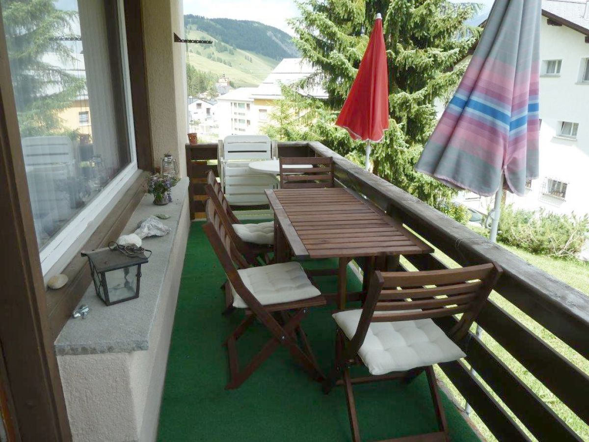 Balkon mit Sitzmöbeln