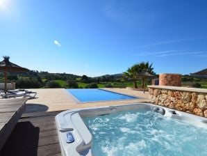 Finca al turó mit Jakuzzi & Panoramablick