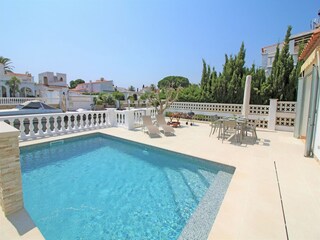 Villa Empuriabrava Buitenaudio-opname 3
