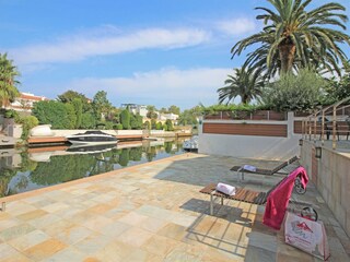 Villa Empuriabrava Buitenaudio-opname 7