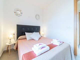 House boat Empuriabrava Features 17