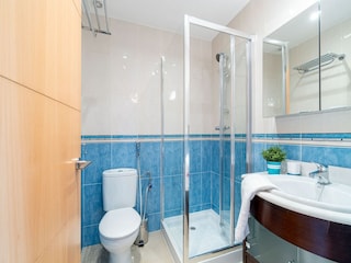 House boat Empuriabrava Features 18