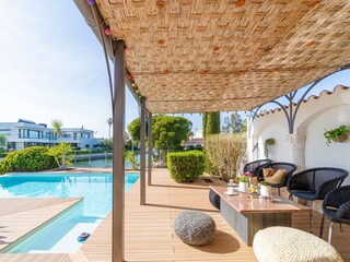 Villa Empuriabrava Buitenaudio-opname 2