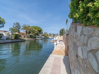 Villa Empuriabrava Buitenaudio-opname 17
