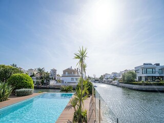 Villa Empuriabrava Buitenaudio-opname 21