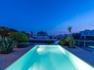Villa Empuriabrava Buitenaudio-opname 24