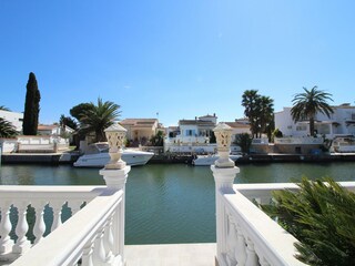 Villa Empuriabrava Buitenaudio-opname 7