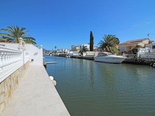 Villa Empuriabrava Buitenaudio-opname 3