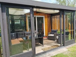 Bungalow im ruhigen Park für Familien