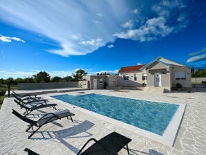 Holiday Home Marija with pool