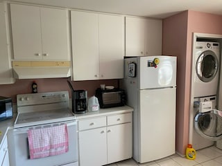 Herd, gr. Kühlschrank und Waschmaschine und Trockner