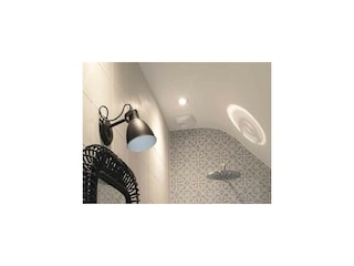 Duschraum mit WC oben