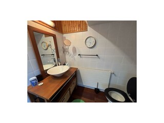 Duschraum oben mit WC