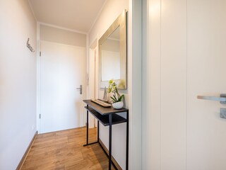 Eingangsbereich zusätzlich mit Abstellraum