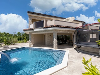 Villa Divina – Küstenvilla mit beheiztem Pool