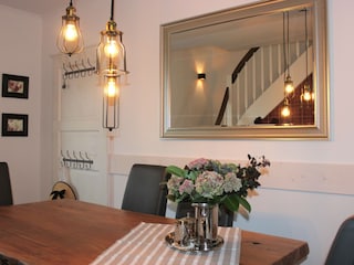 Eingangs- & Essbereich