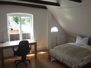 Schlafzimmer 2