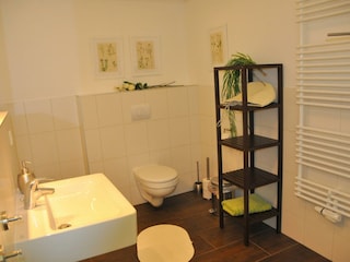 Badezimmer mit Dusche