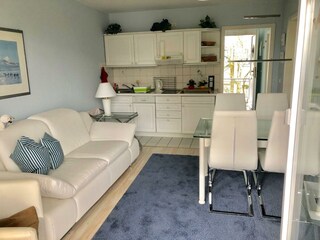 Wohnzimmer mit Küchenzeile