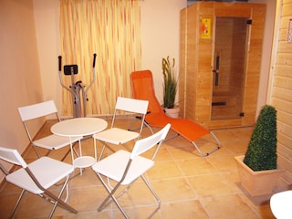 Wellnessbereich mit Sauna im Keller
