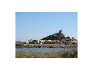 Altstadt mit Etang im Vordergrund