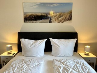 Schlafzimmer (180 x 200 cm)