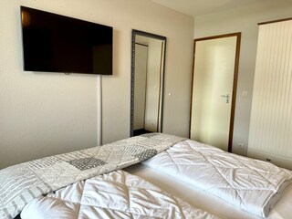 Schlafzimmer (180 x 200 cm)