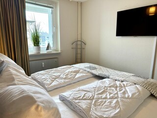 Schlafzimmer (180 x 200 cm)